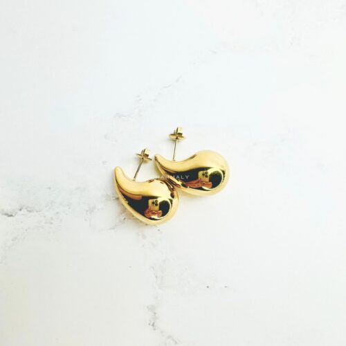 Kylie Drop Earrings Gold Medium scaled